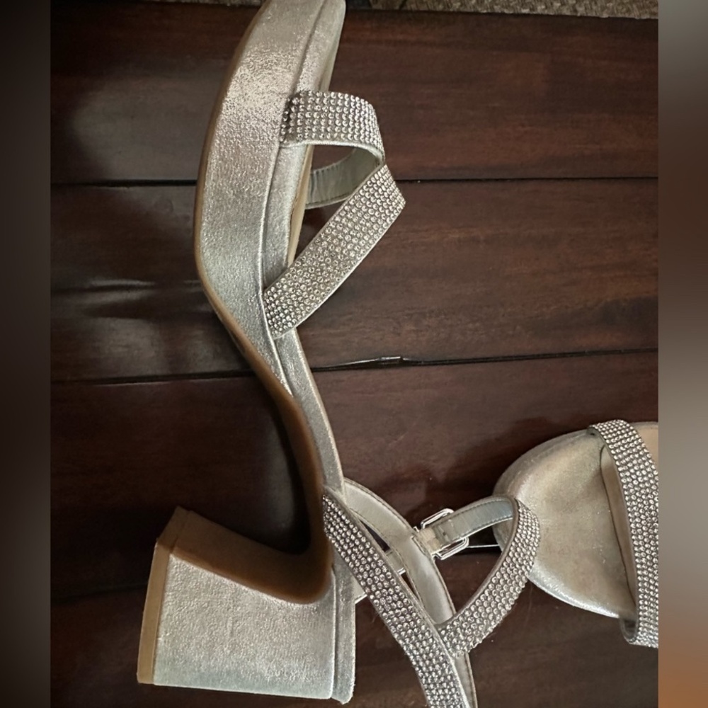 Copper key heels - Picture 3 of 3